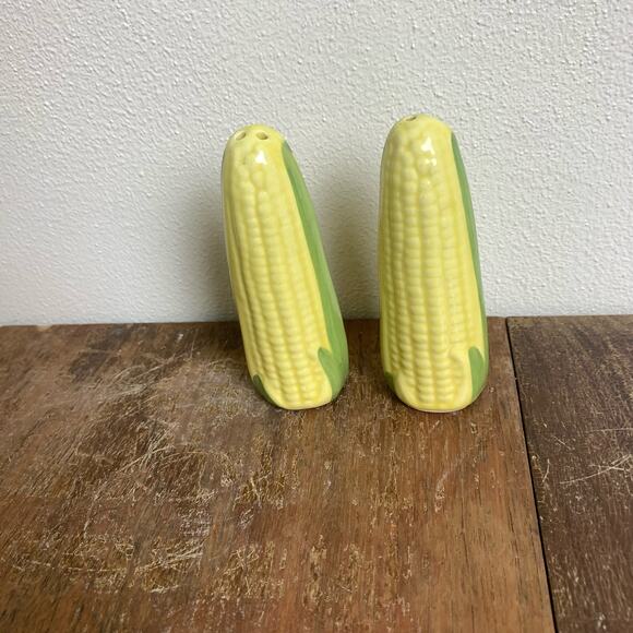 Vintage Corn On The Cob Salt and Pepper Shakers - Picture 3 of 7